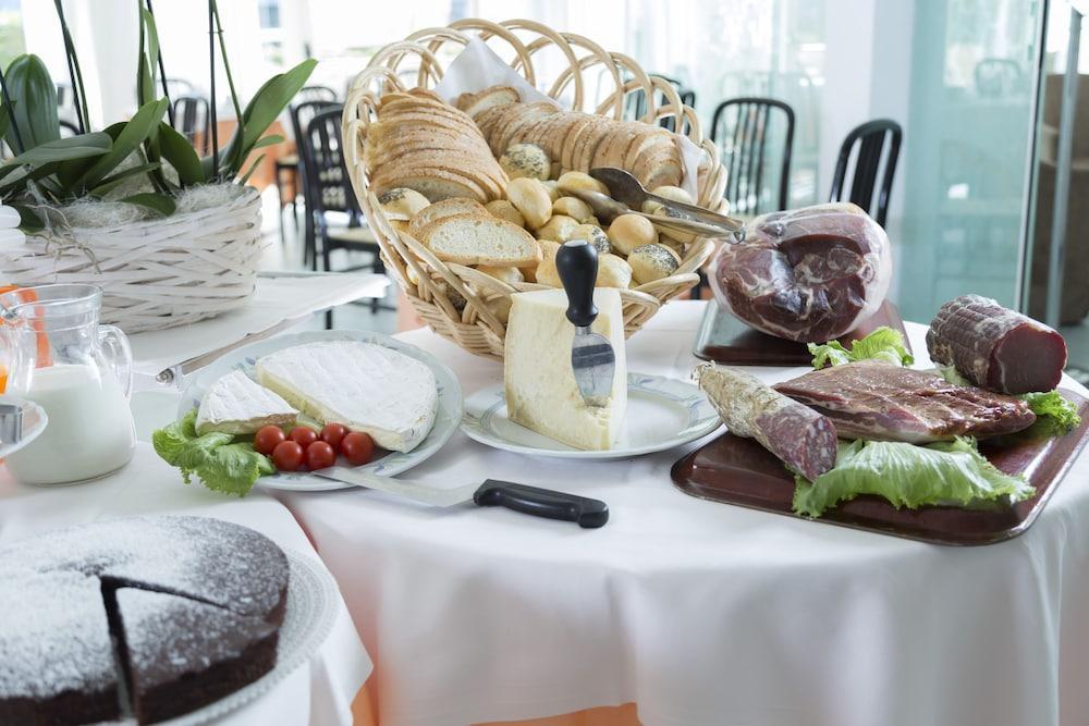 מילאנו מריטימה Hotel Mocambo מראה חיצוני תמונה