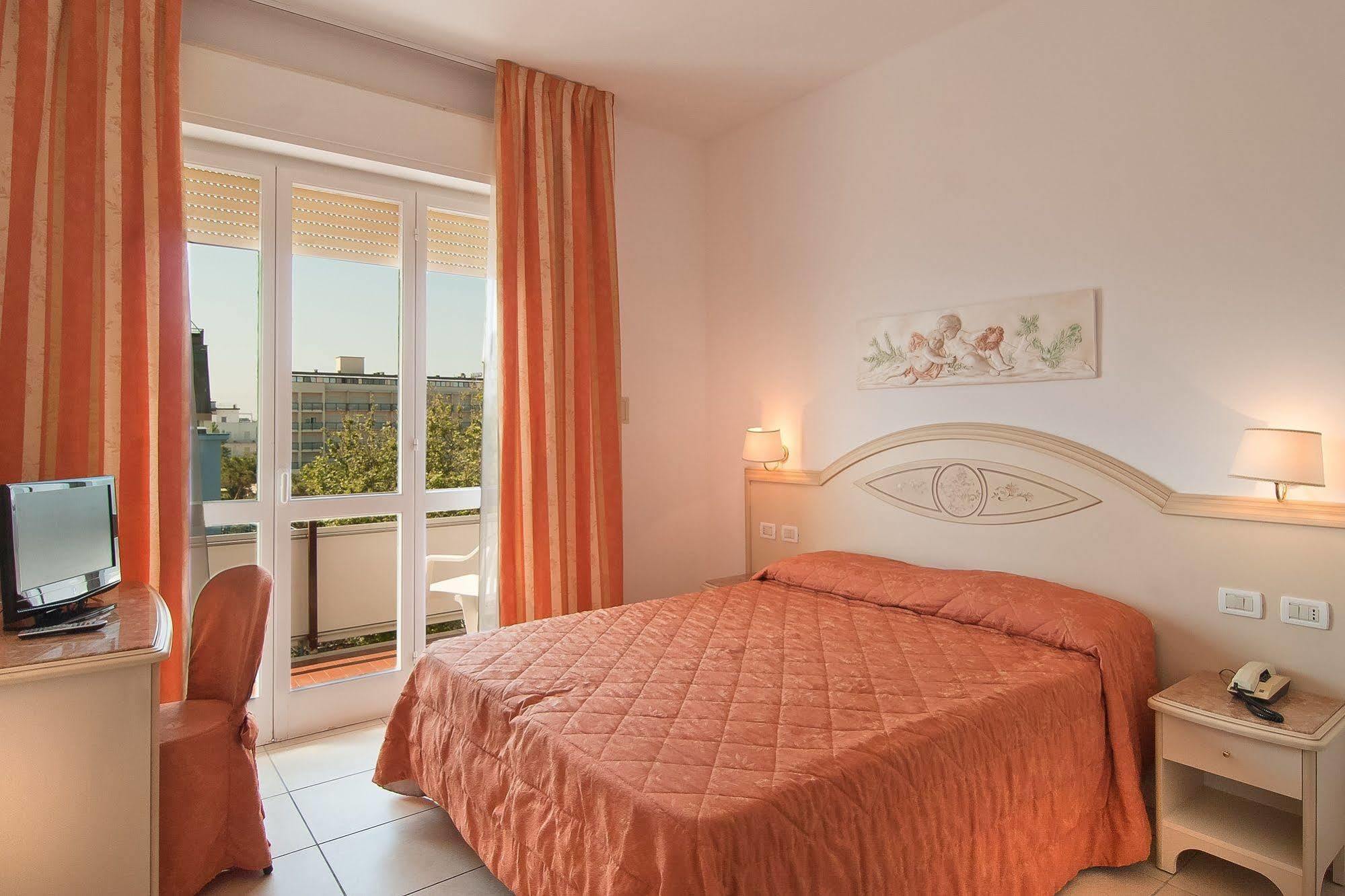 מילאנו מריטימה Hotel Mocambo מראה חיצוני תמונה